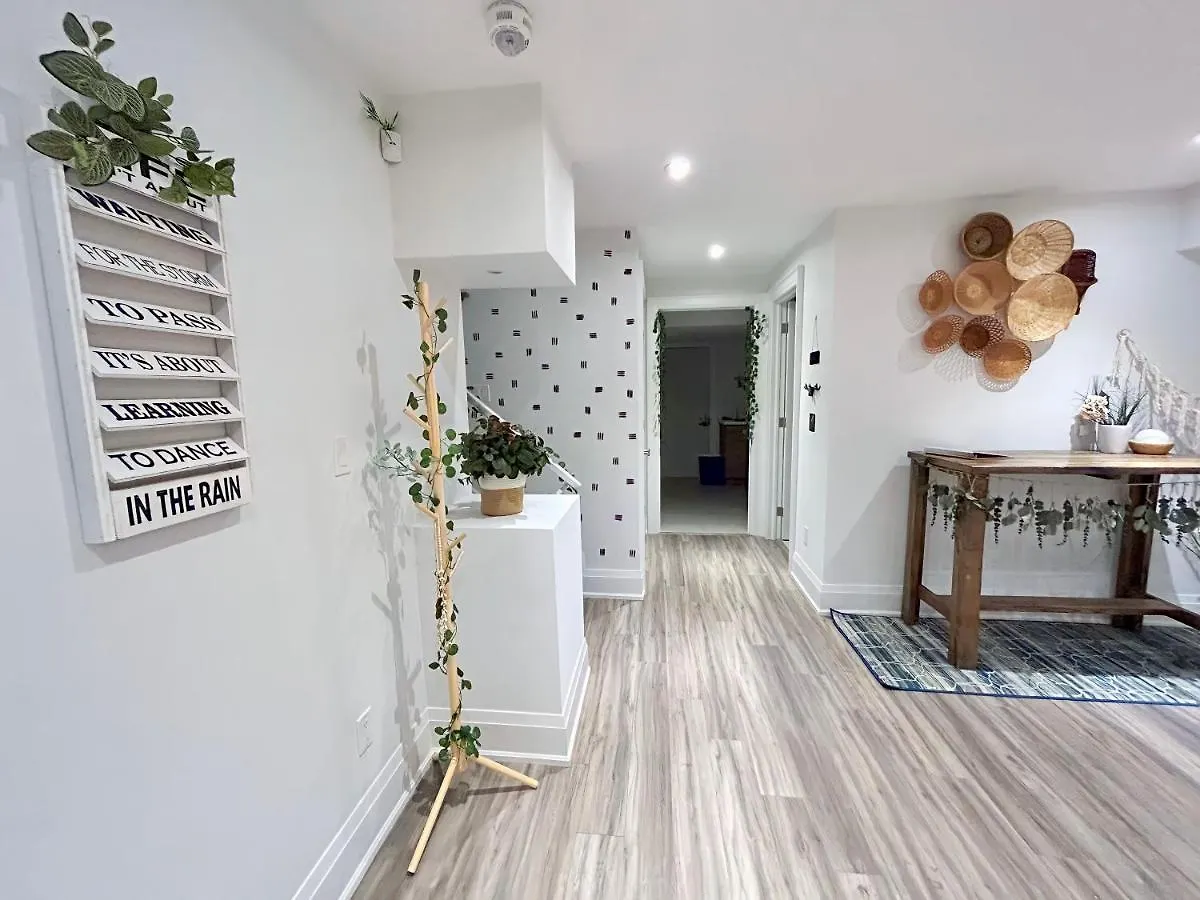 Boho-Chic Spacious Basement Apartment Toronto