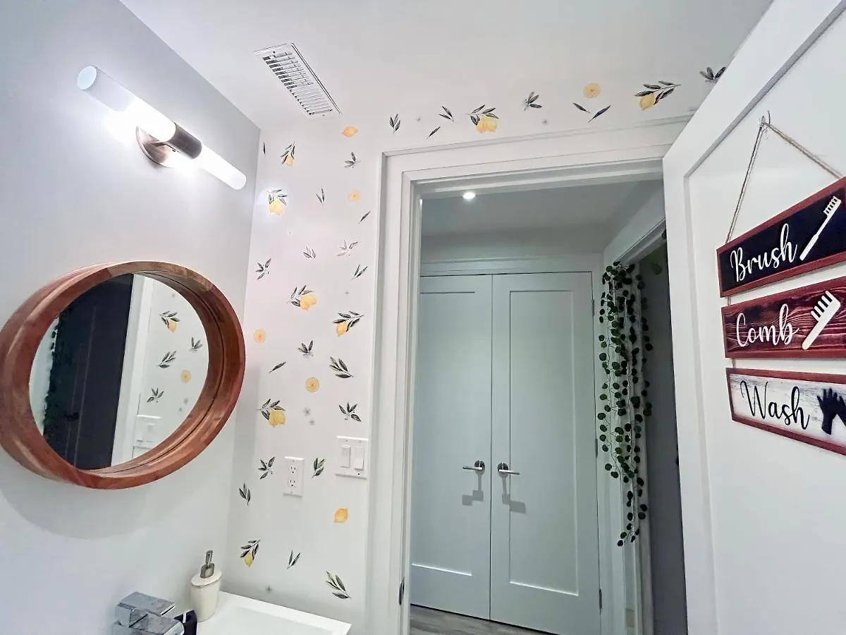 Boho-Chic Spacious Basement Apartment Toronto